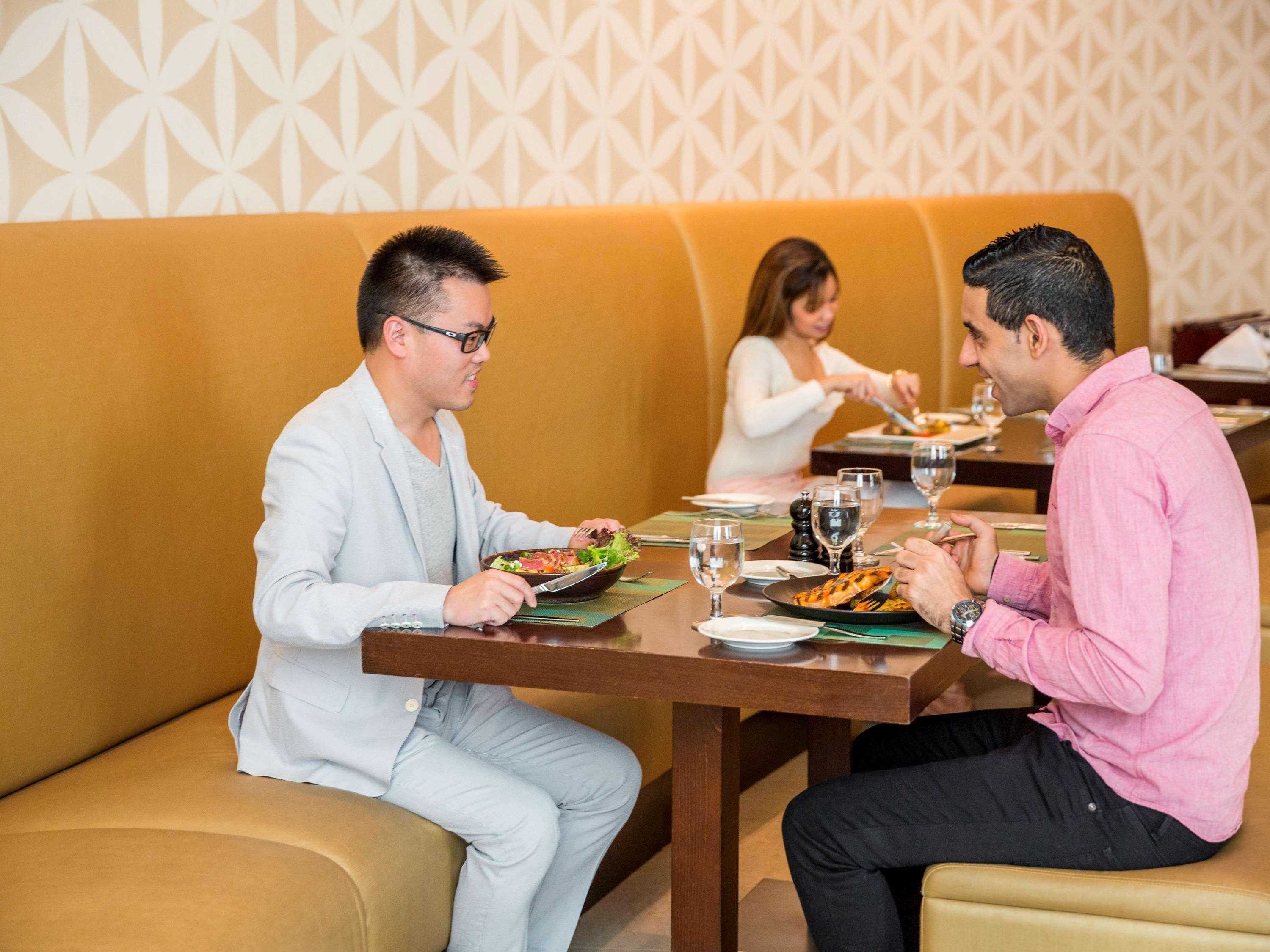 Novotel Deira Creekside Dubai Bagian luar foto